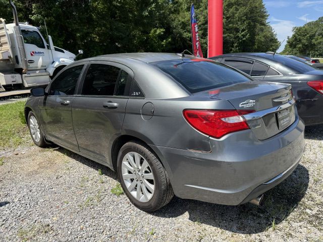 2013 Chrysler 200 Image 5