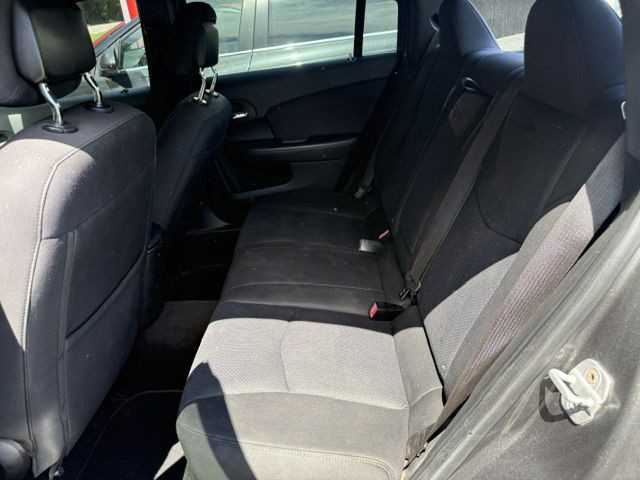 2013 Chrysler 200 Image 6