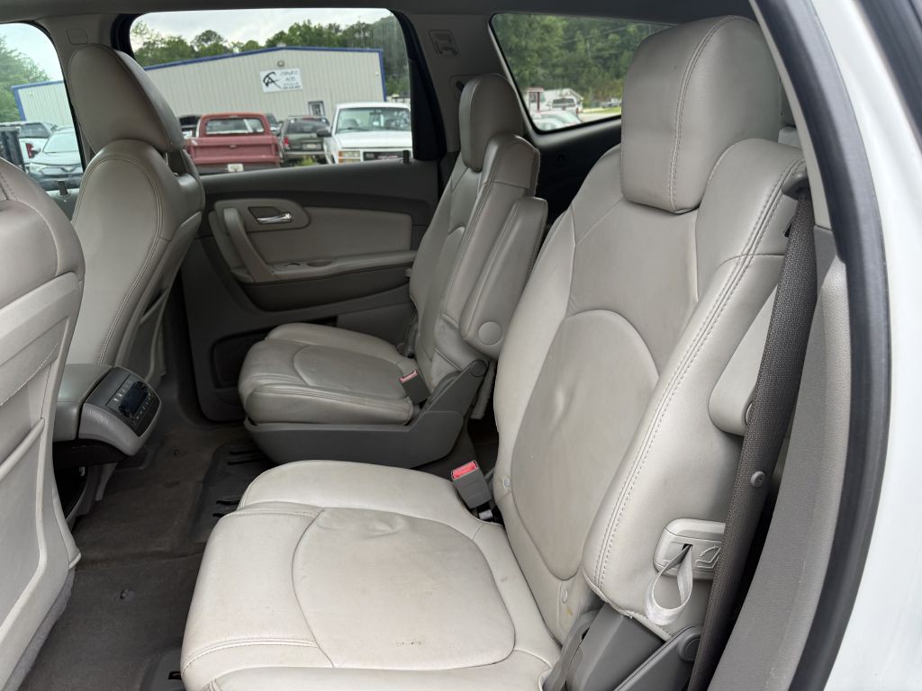 2010 Chevrolet Traverse Image 7