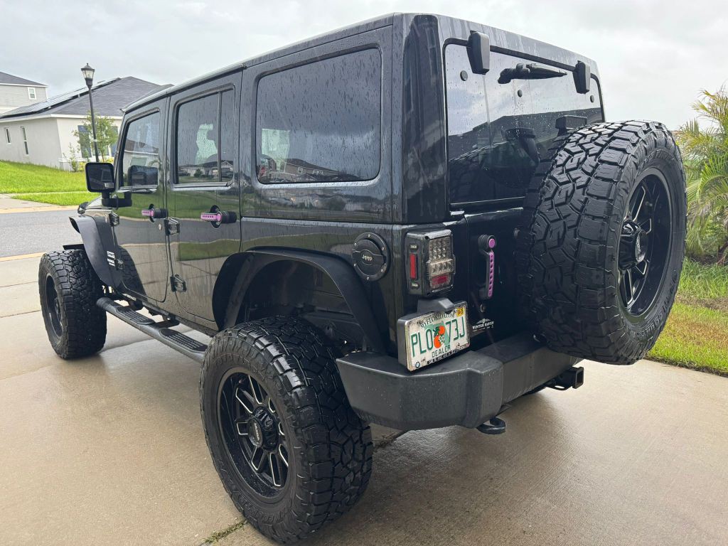 2013 Jeep Wrangler Unlimited Image 2