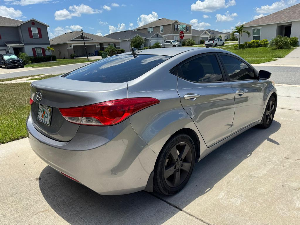 2013 Hyundai Elantra Image 4