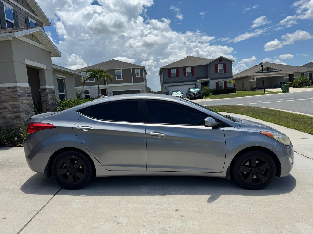 2013 Hyundai Elantra Image 6