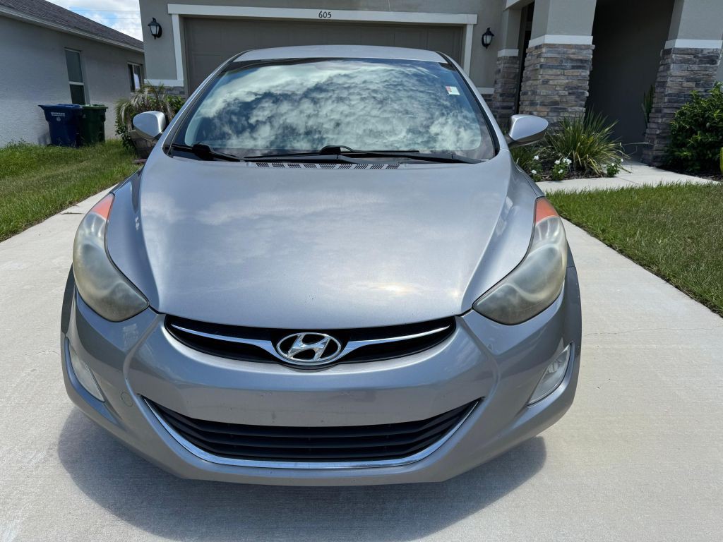 2013 Hyundai Elantra Image 8