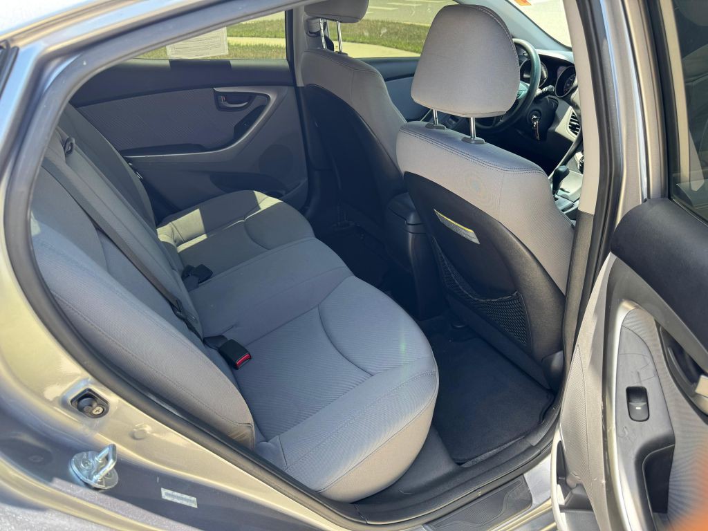 2013 Hyundai Elantra Image 11