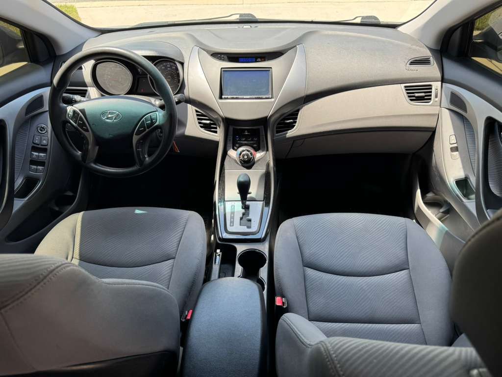 2013 Hyundai Elantra Image 13