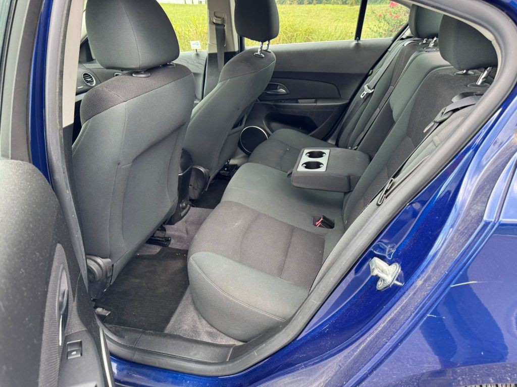 2012 Chevrolet Cruze Image 10