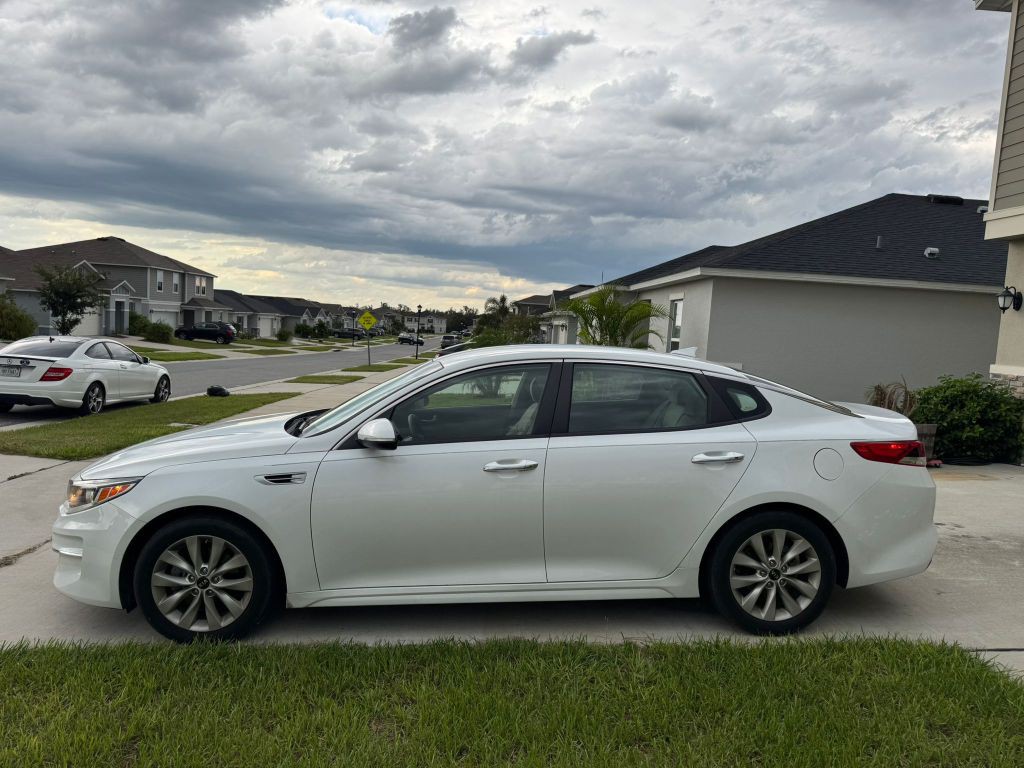 2018 Kia Optima Image 2