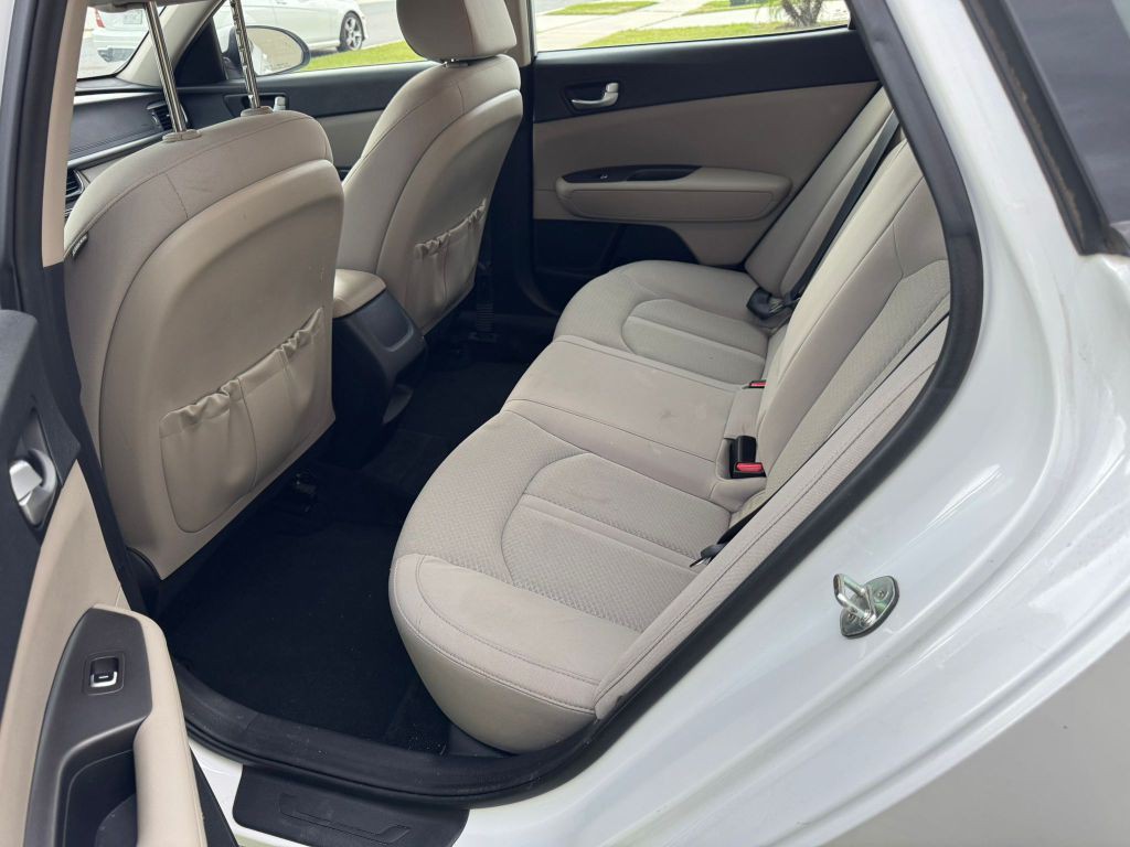 2018 Kia Optima Image 9