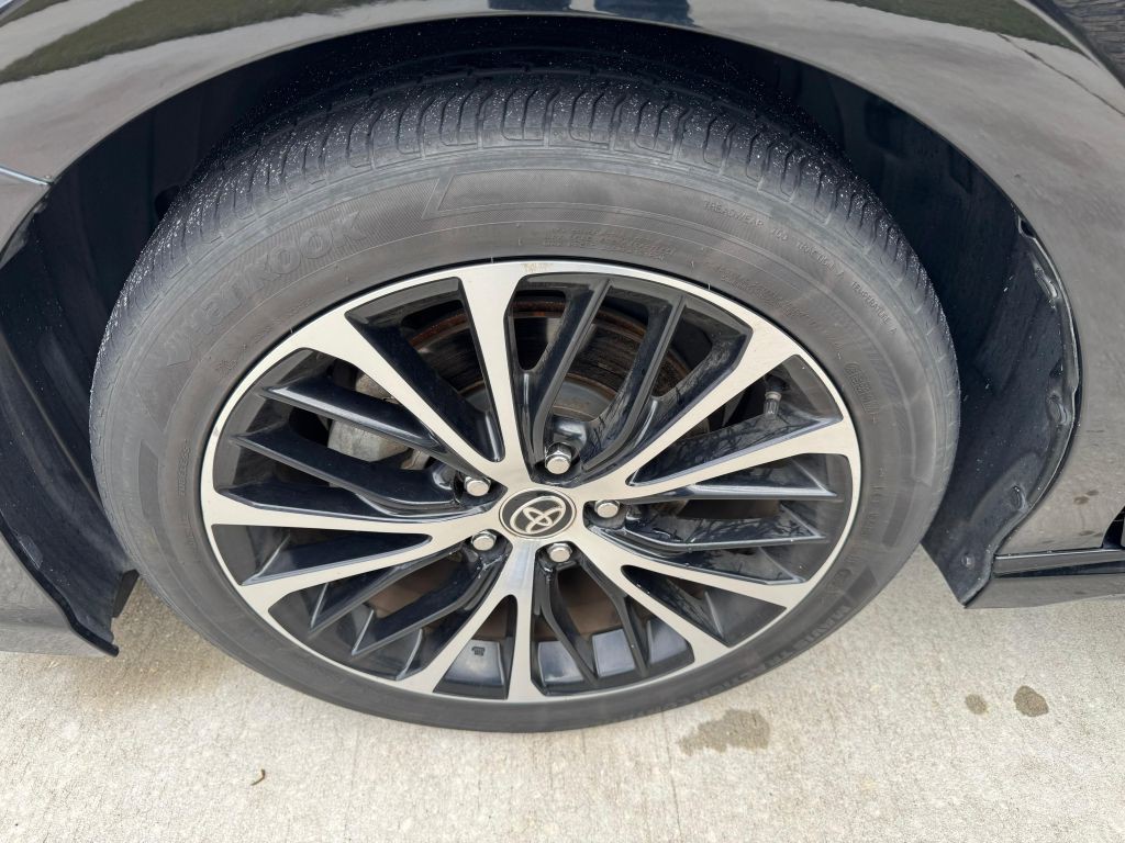 2020 Toyota Camry Image 4