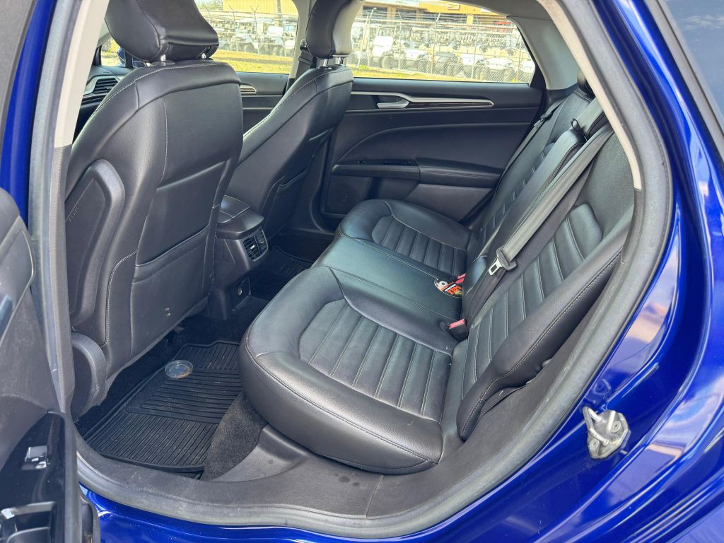 2016 Ford Fusion Image 11