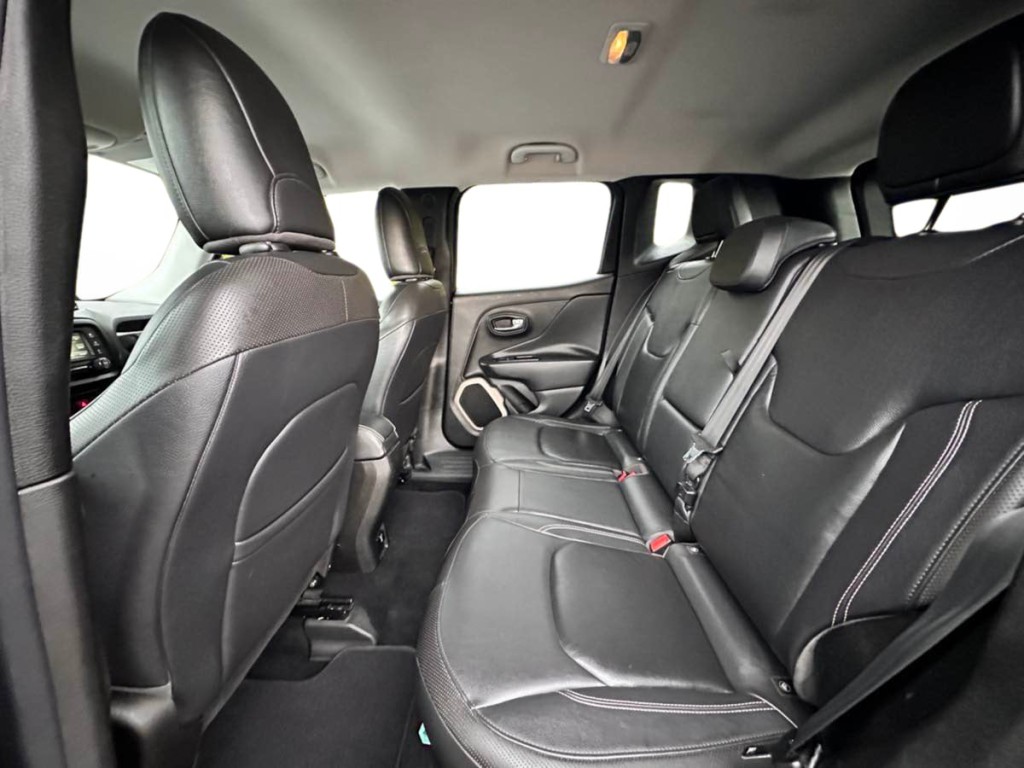 2016 Jeep Renegade Image 14