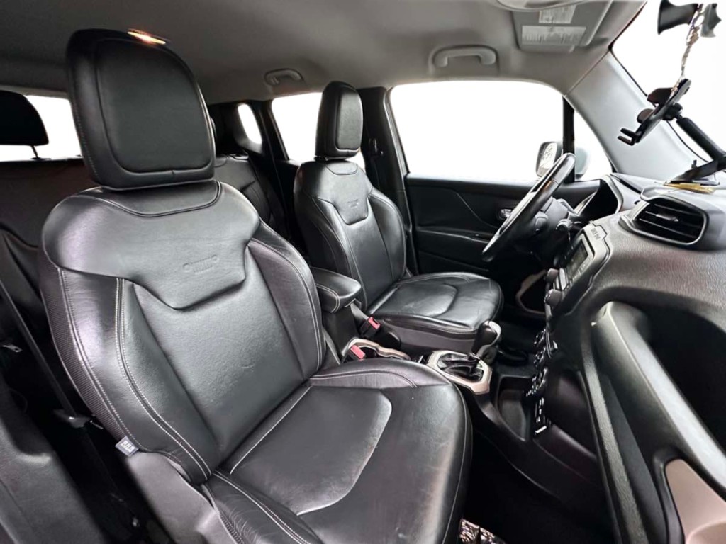 2016 Jeep Renegade Image 15