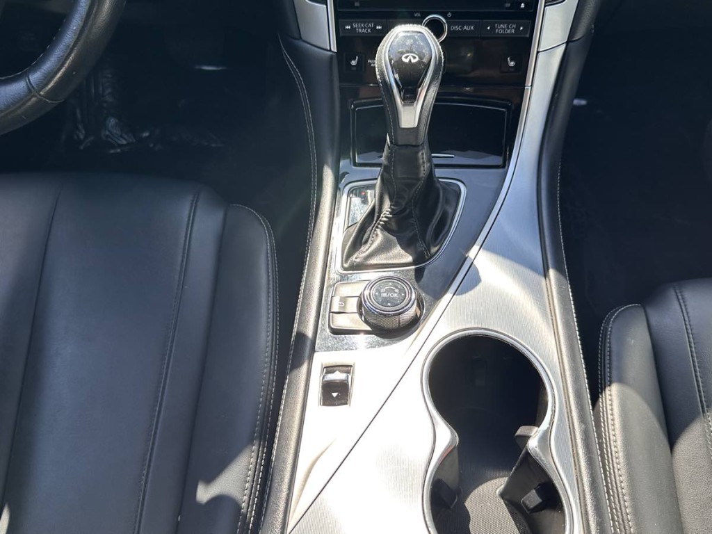2017 INFINITI Q60 Image 18