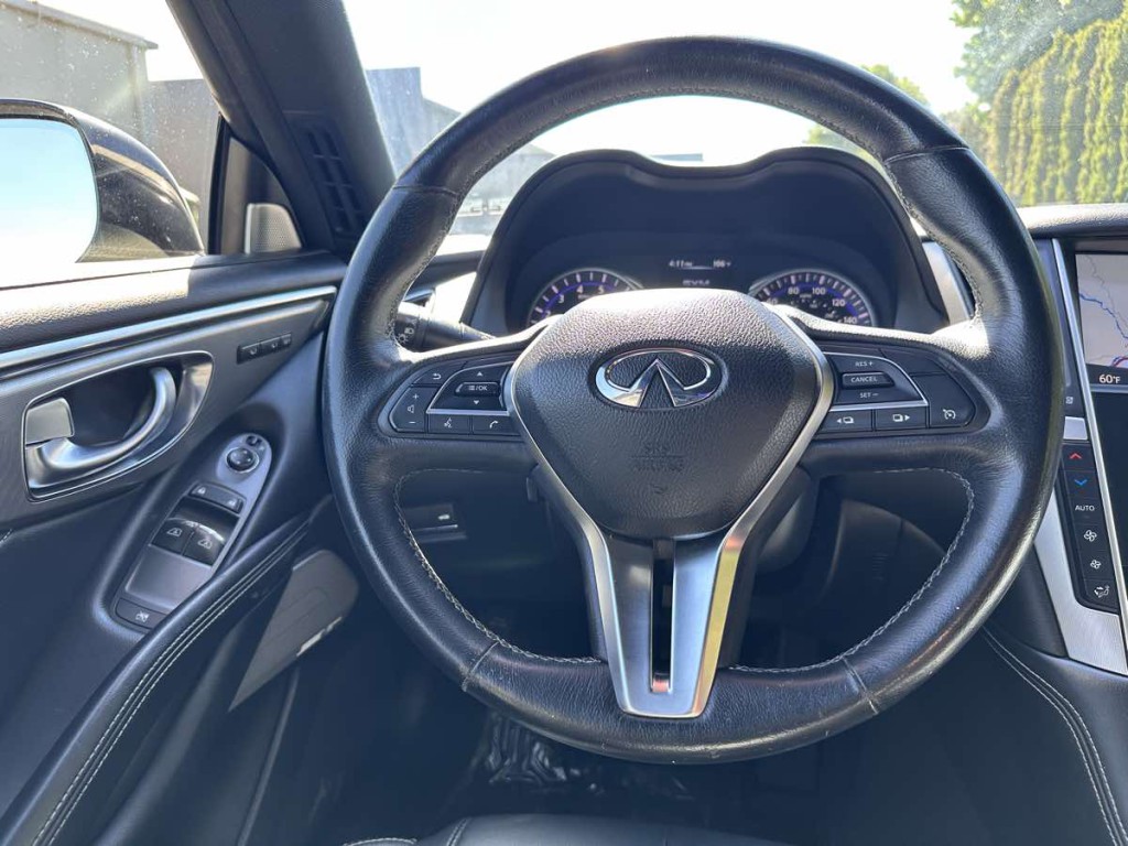 2017 INFINITI Q60 Image 19