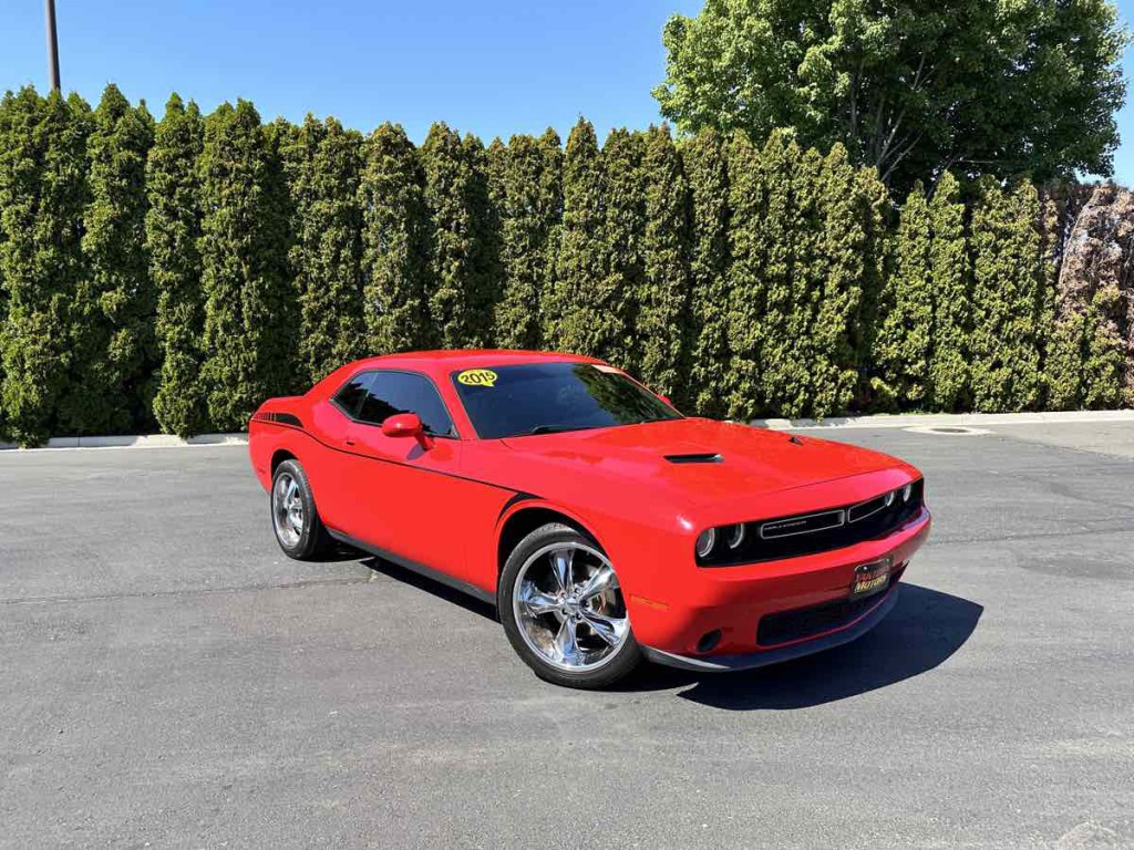 2015 Dodge Challenger Image 2