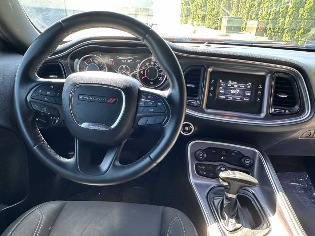 2015 Dodge Challenger Image 16