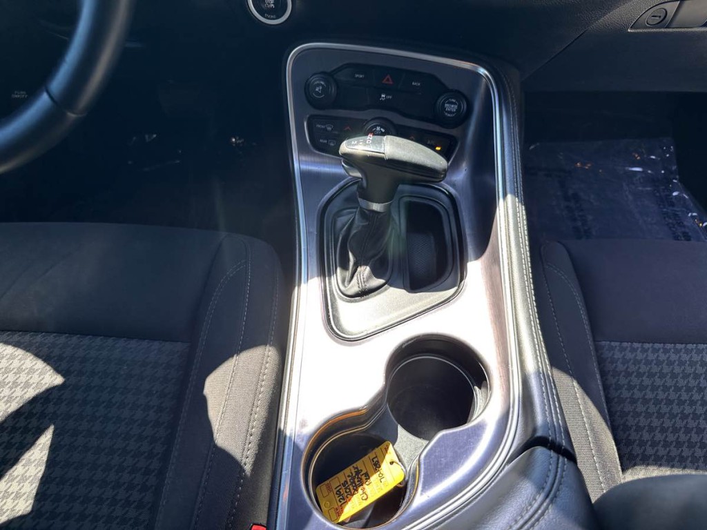 2015 Dodge Challenger Image 18