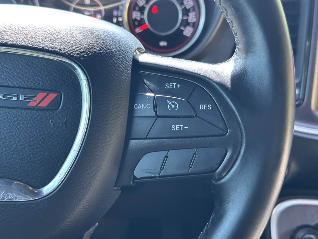 2015 Dodge Challenger Image 20