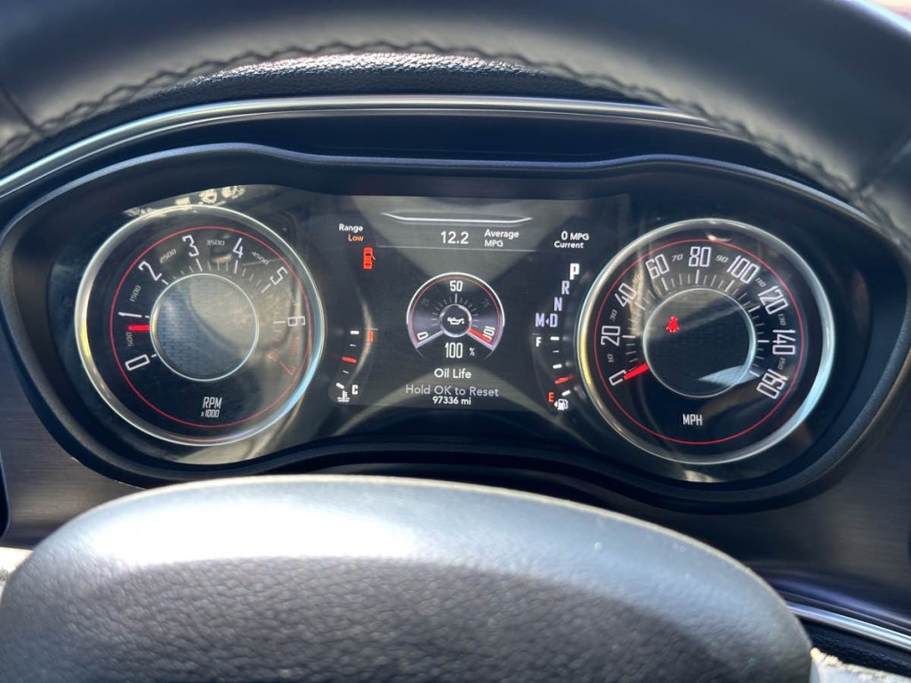 2015 Dodge Challenger Image 22