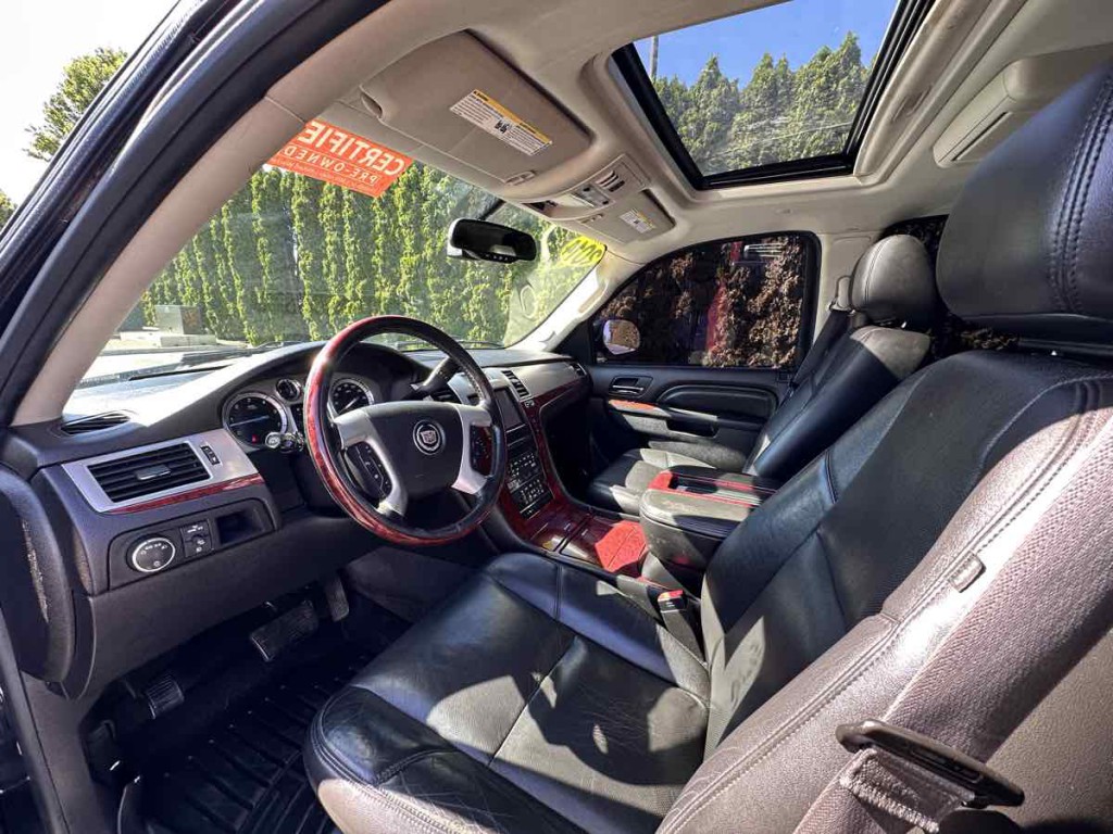 2014 Cadillac Escalade Image 13
