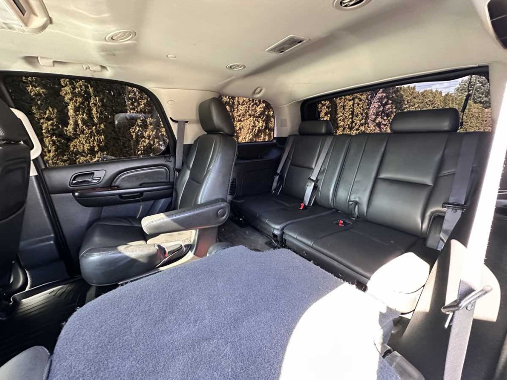 2014 Cadillac Escalade Image 15