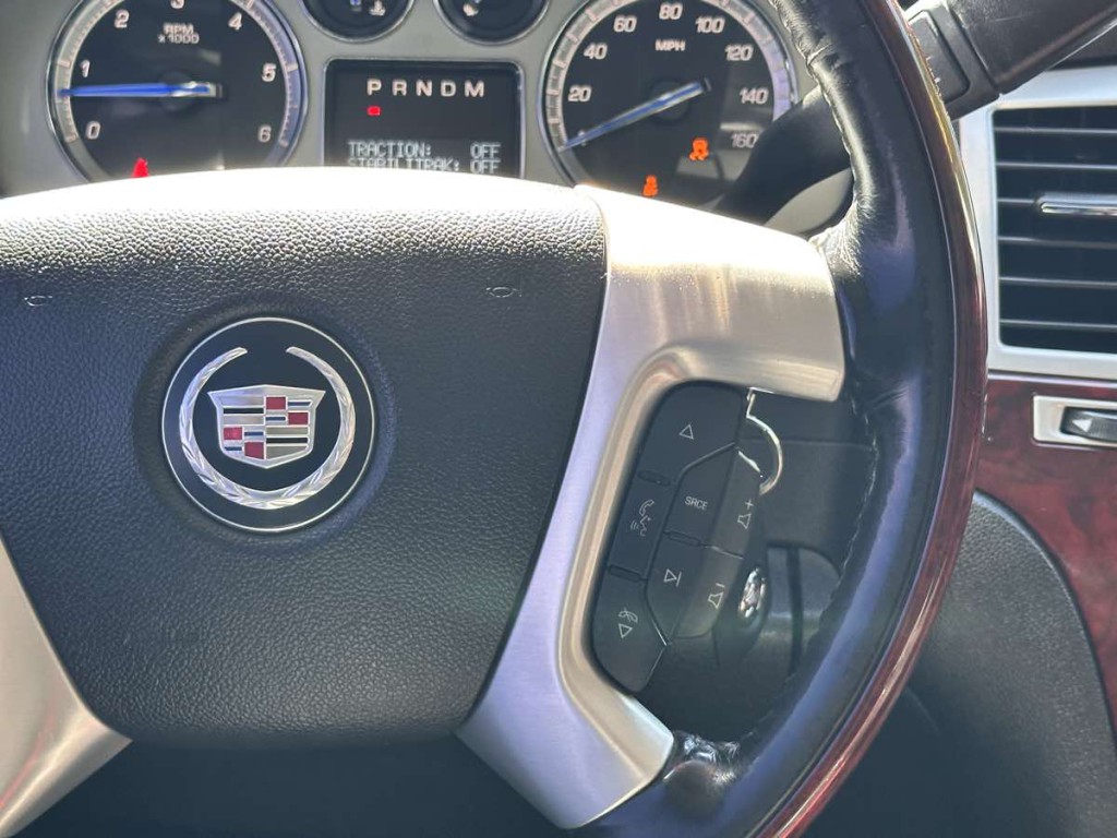 2014 Cadillac Escalade Image 24