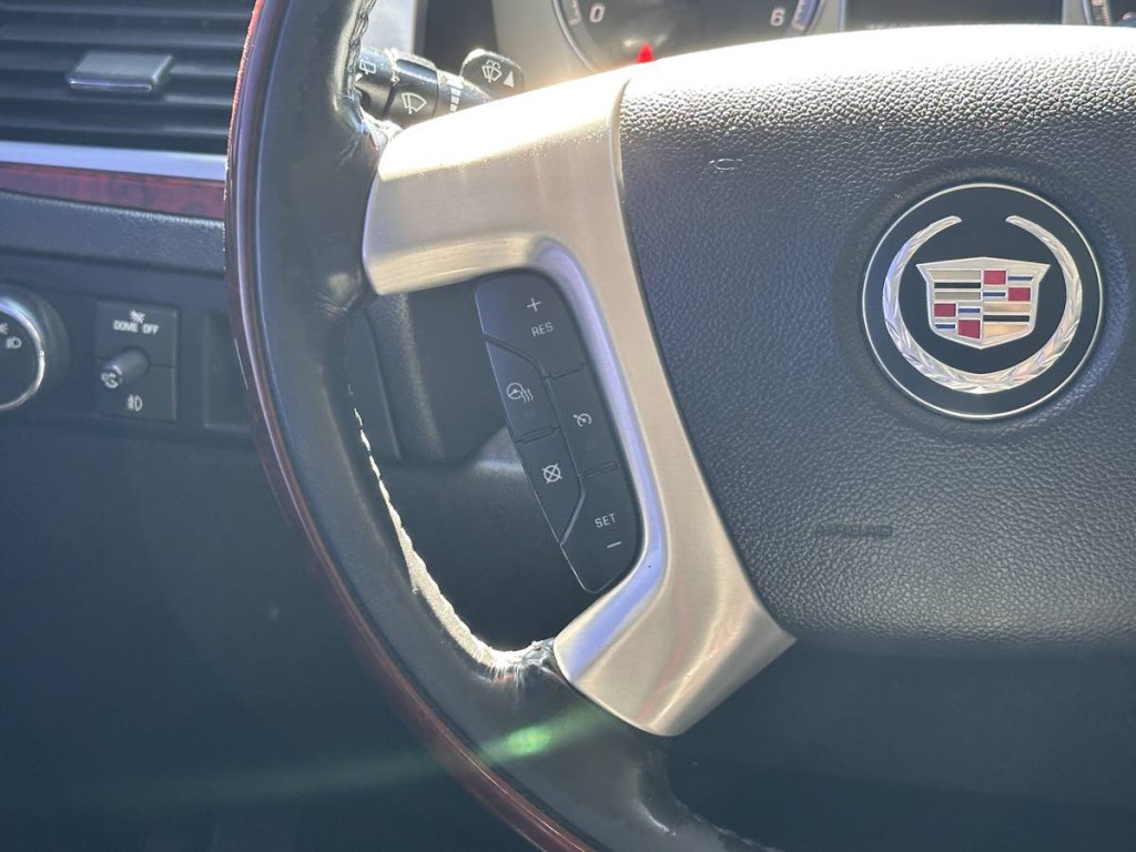 2014 Cadillac Escalade Image 25