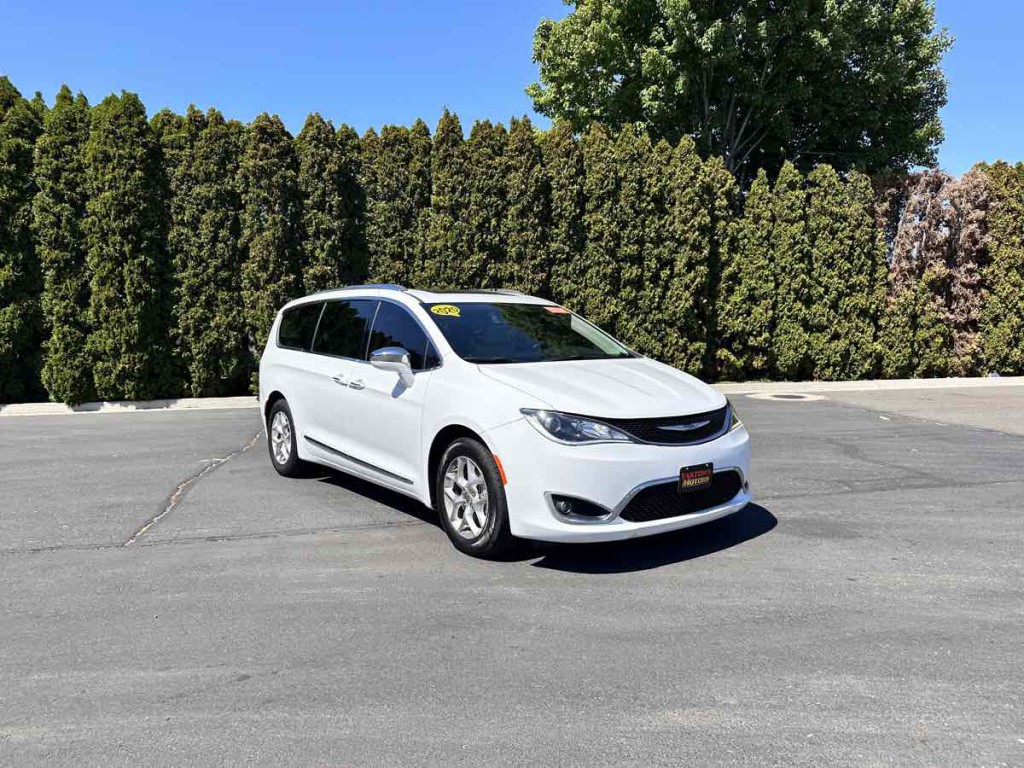 2020 Chrysler Pacifica Image 3