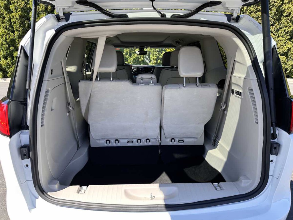 2020 Chrysler Pacifica Image 11