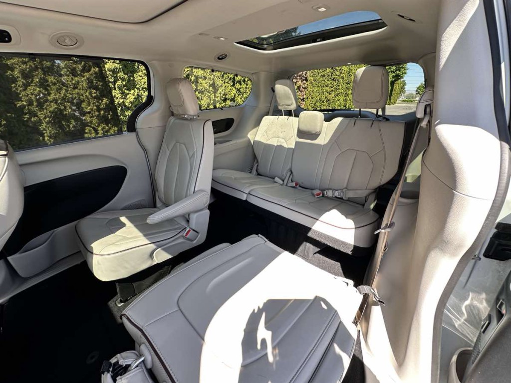 2020 Chrysler Pacifica Image 16
