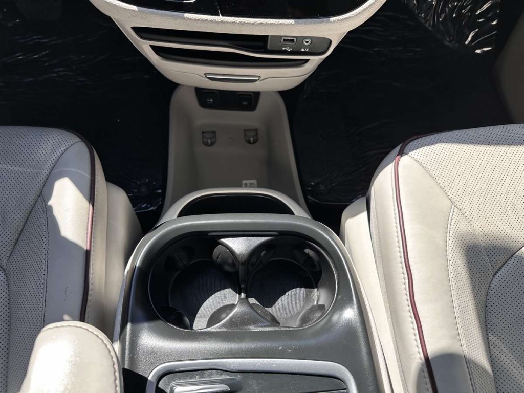 2020 Chrysler Pacifica Image 24