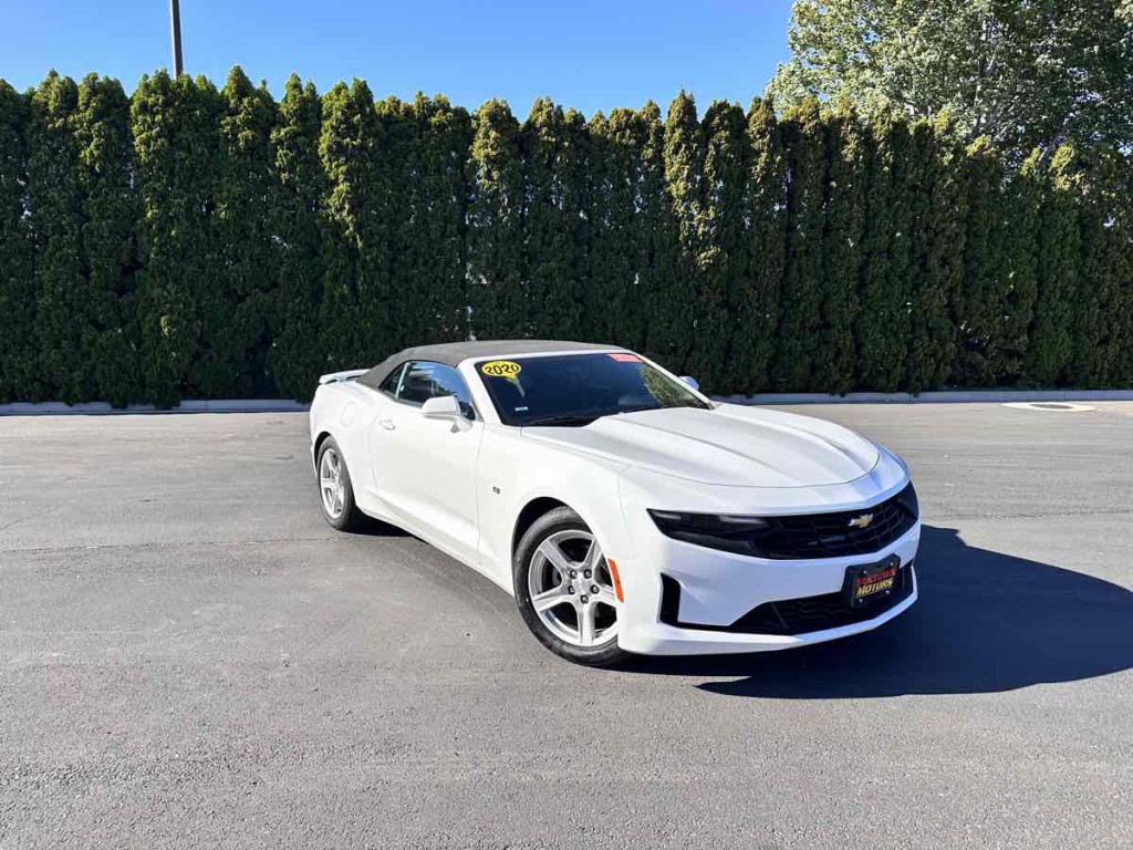 2020 Chevrolet Camaro Image 2