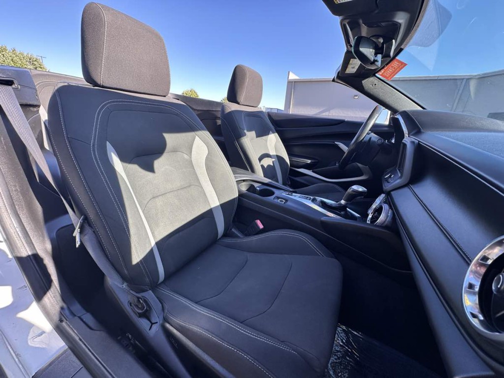 2020 Chevrolet Camaro Image 16