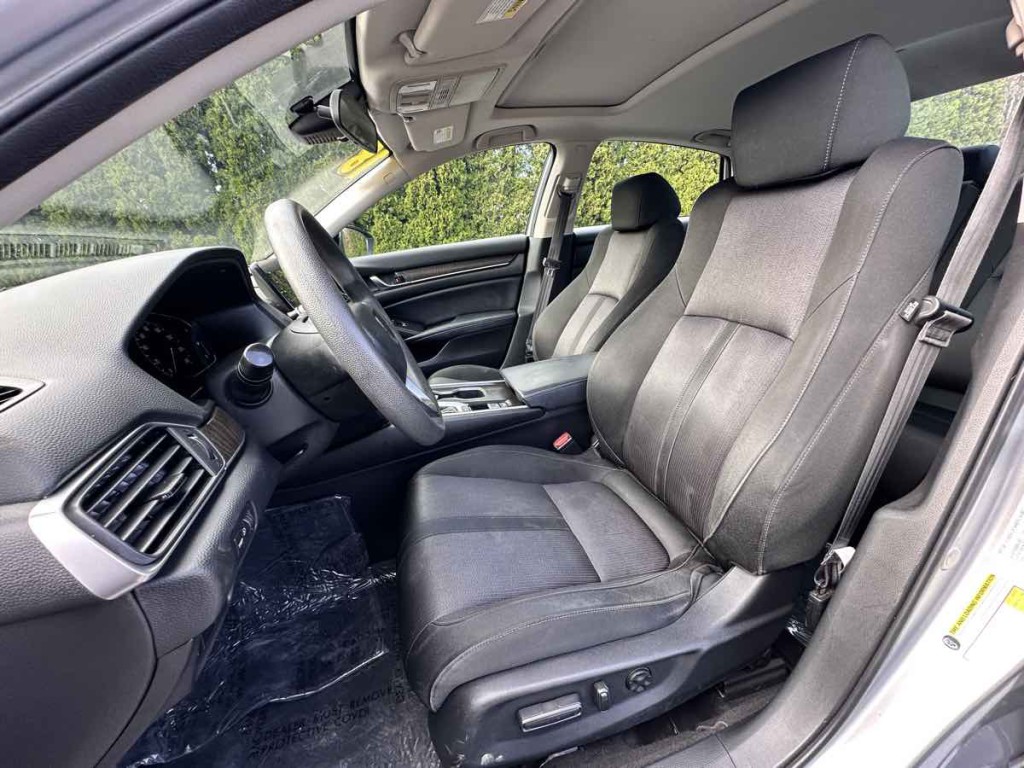 2018 Honda Accord Image 11