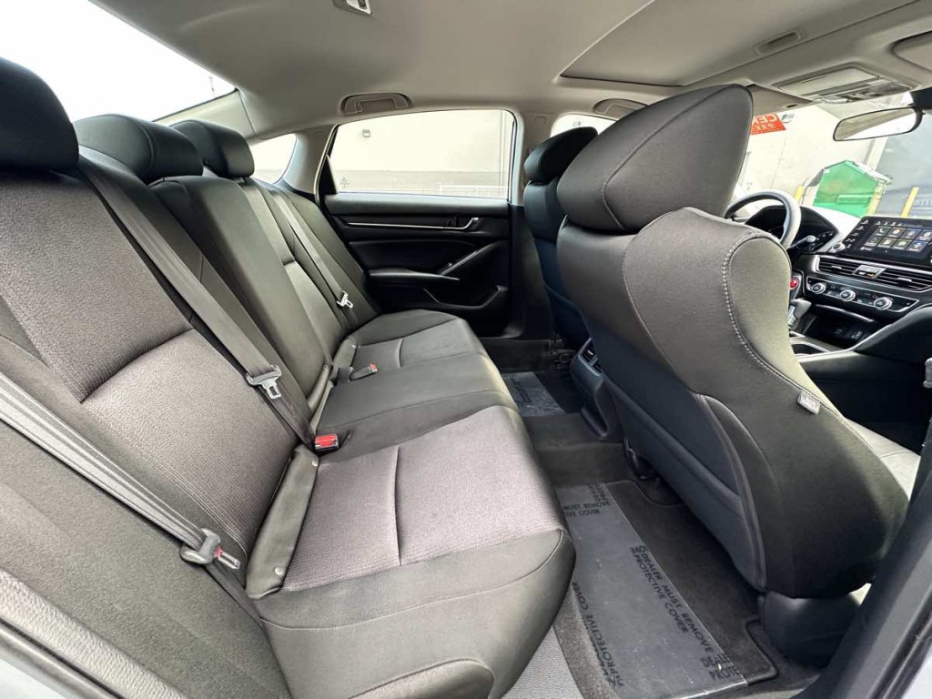 2018 Honda Accord Image 15
