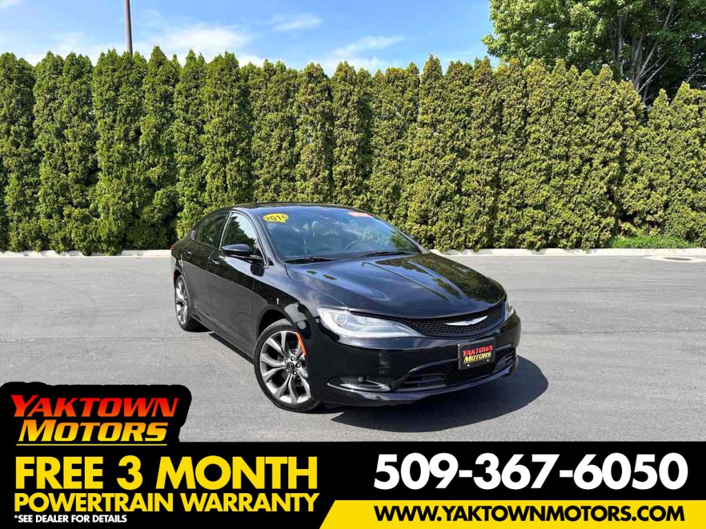 2016 Chrysler 200 Image 1