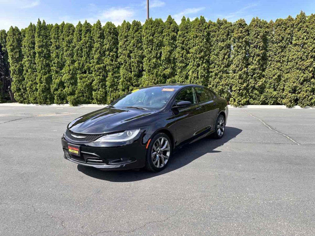 2016 Chrysler 200 Image 6