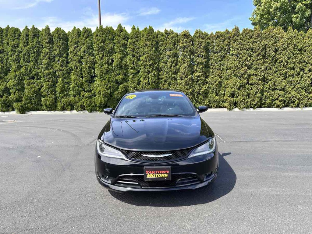 2016 Chrysler 200 Image 7