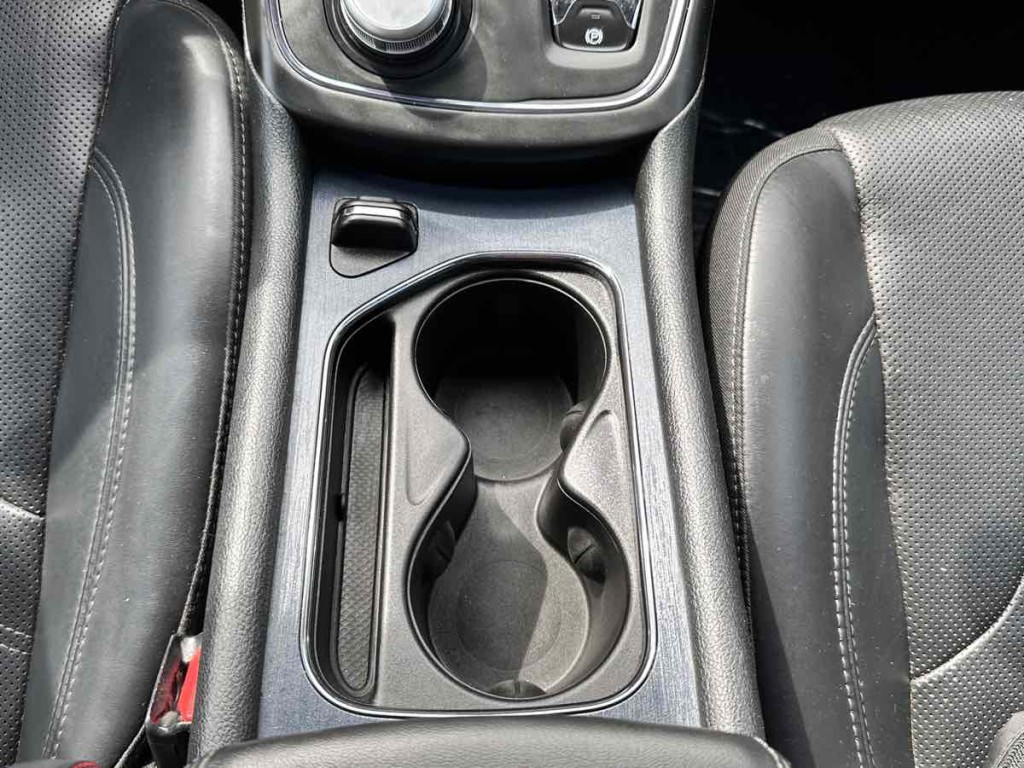 2016 Chrysler 200 Image 20