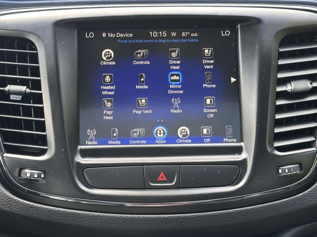 2016 Chrysler 200 Image 21