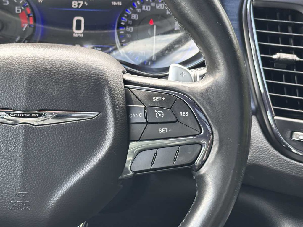 2016 Chrysler 200 Image 23