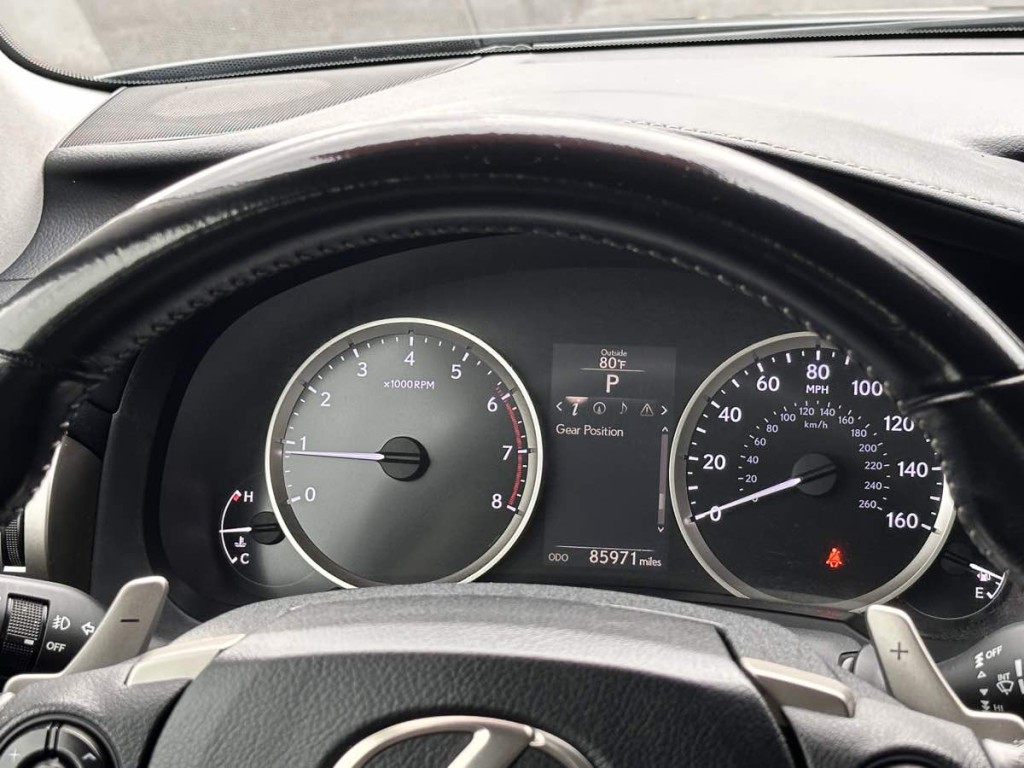 2016 Lexus IS 200t Image 23