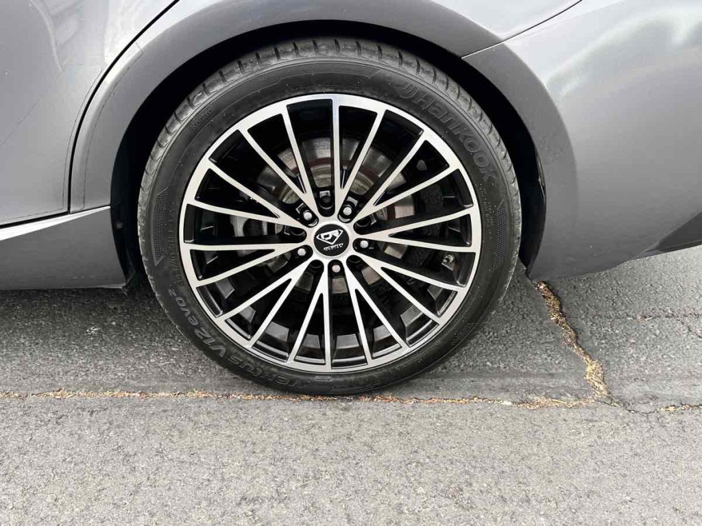 2016 Lexus IS 200t Image 24