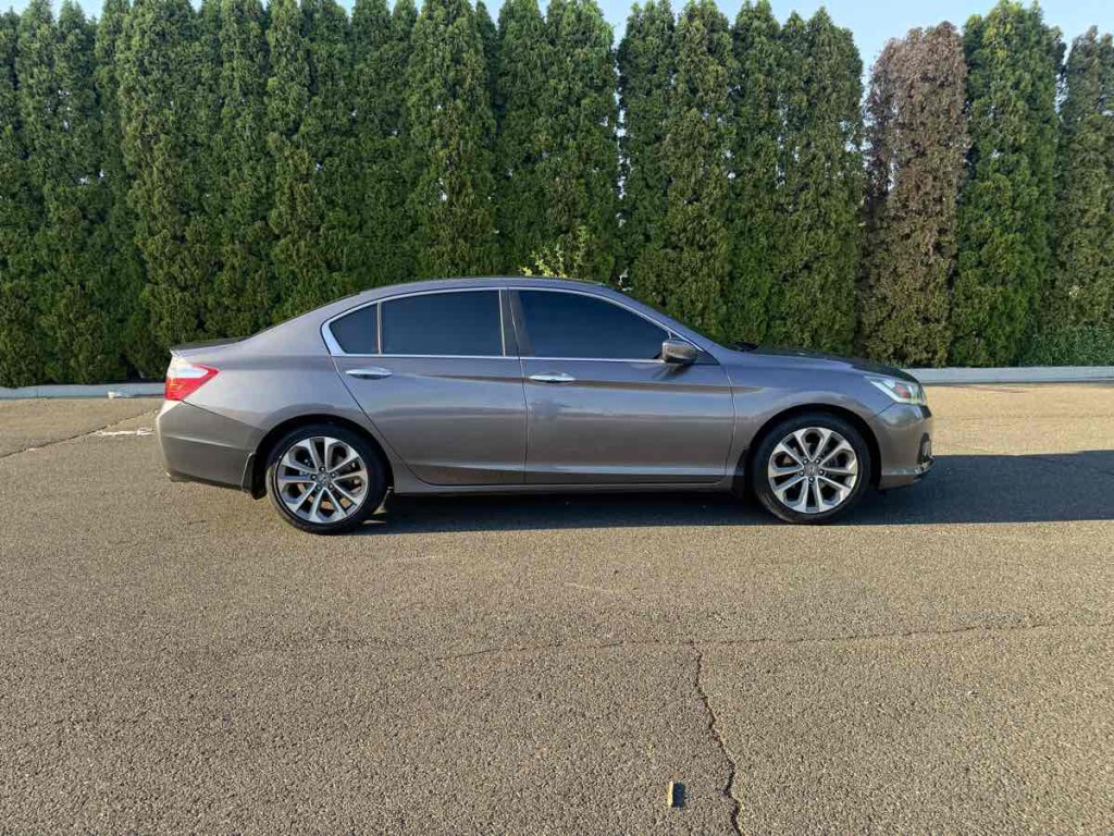2015 Honda Accord Image 7
