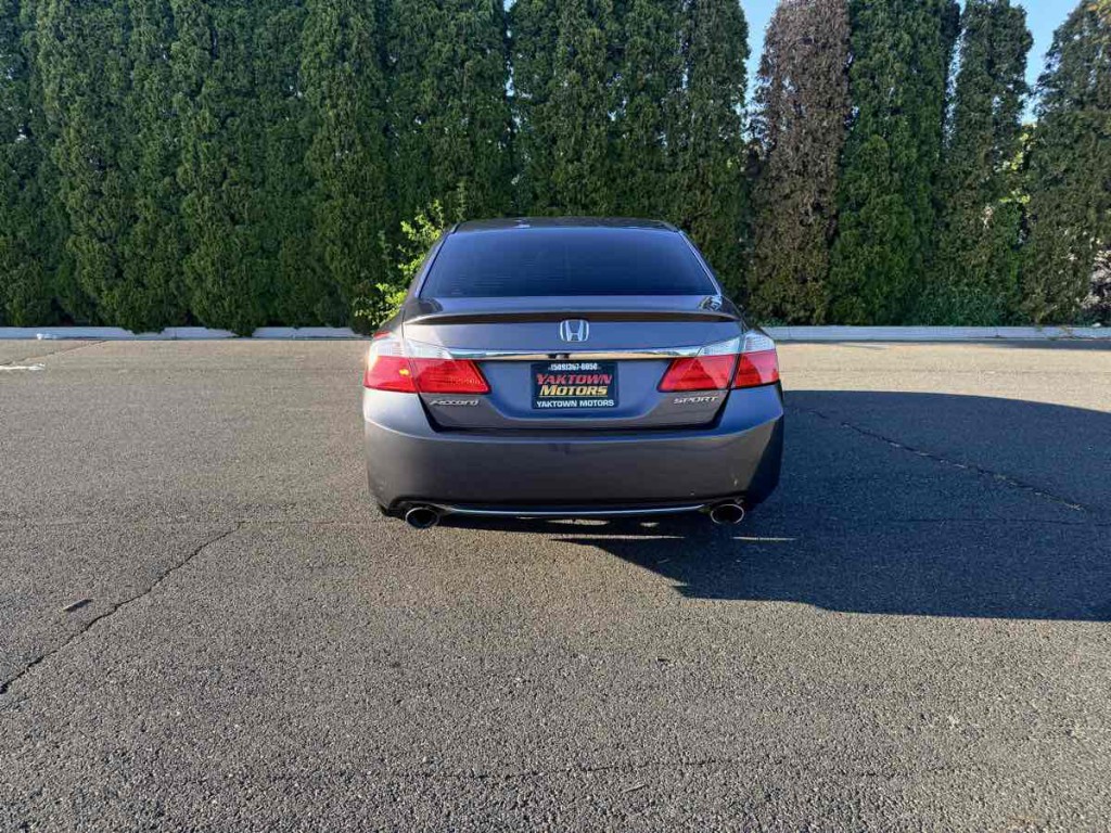 2015 Honda Accord Image 9