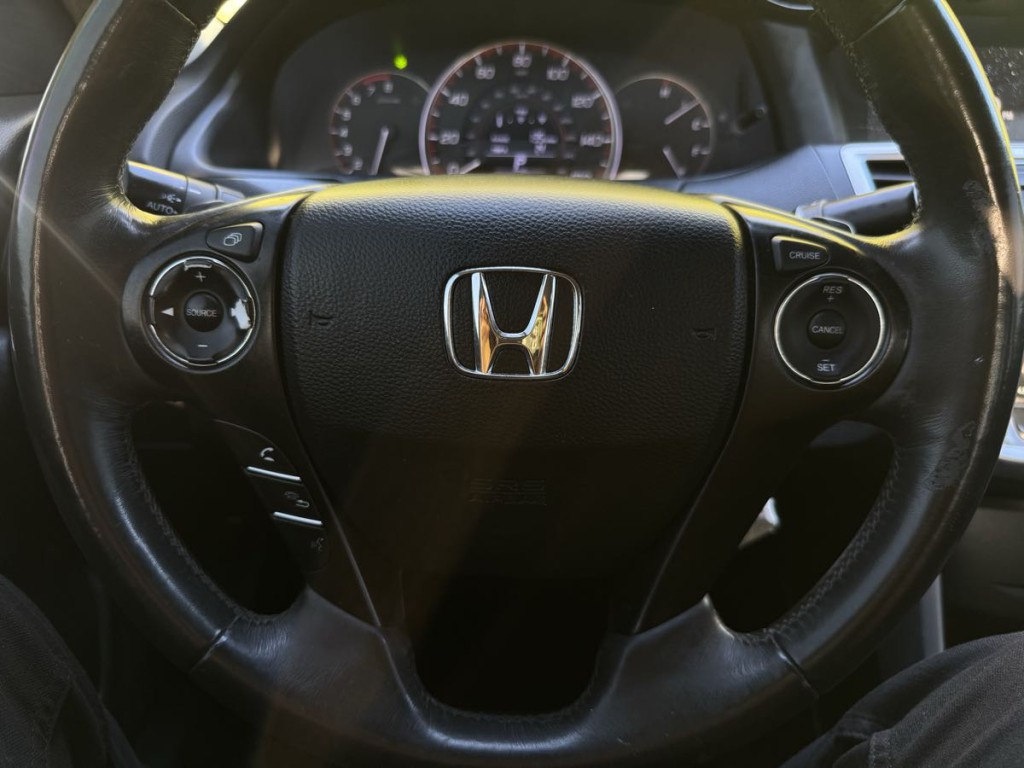 2015 Honda Accord Image 11