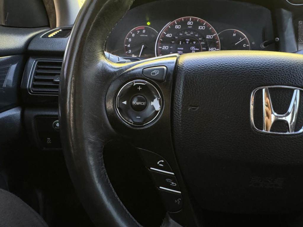 2015 Honda Accord Image 12