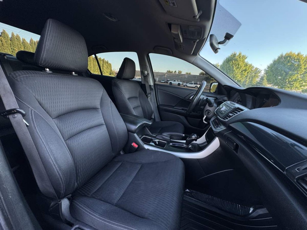 2015 Honda Accord Image 21