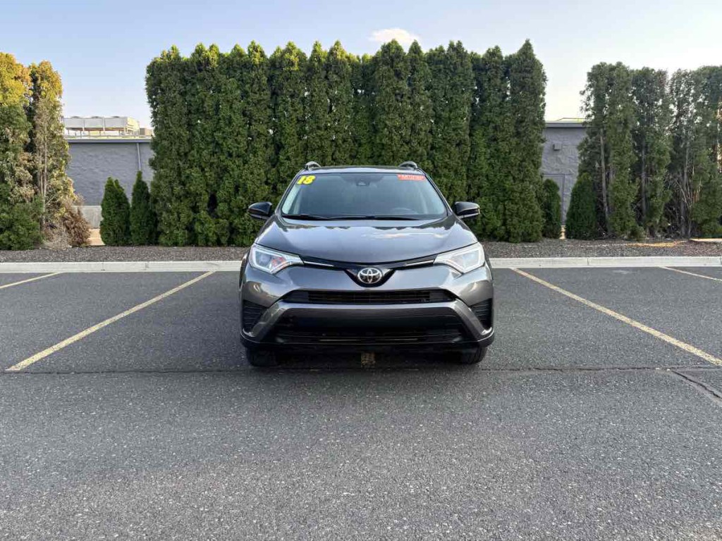 2018 Toyota Rav4 Image 2