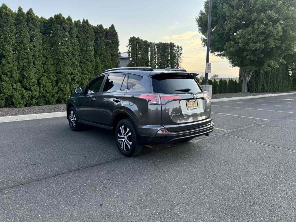 2018 Toyota Rav4 Image 8